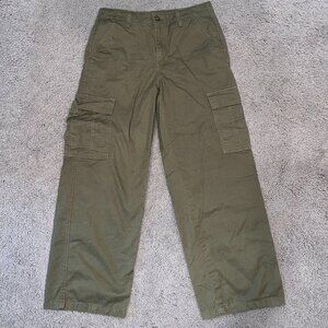 LEVI'S '94 BAGGY ARMY GREEN WIDE LEG CARGO PANTS LABELED W28 L30 (31X29)
